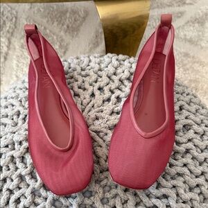 Deltan Women's Burgundy Flats